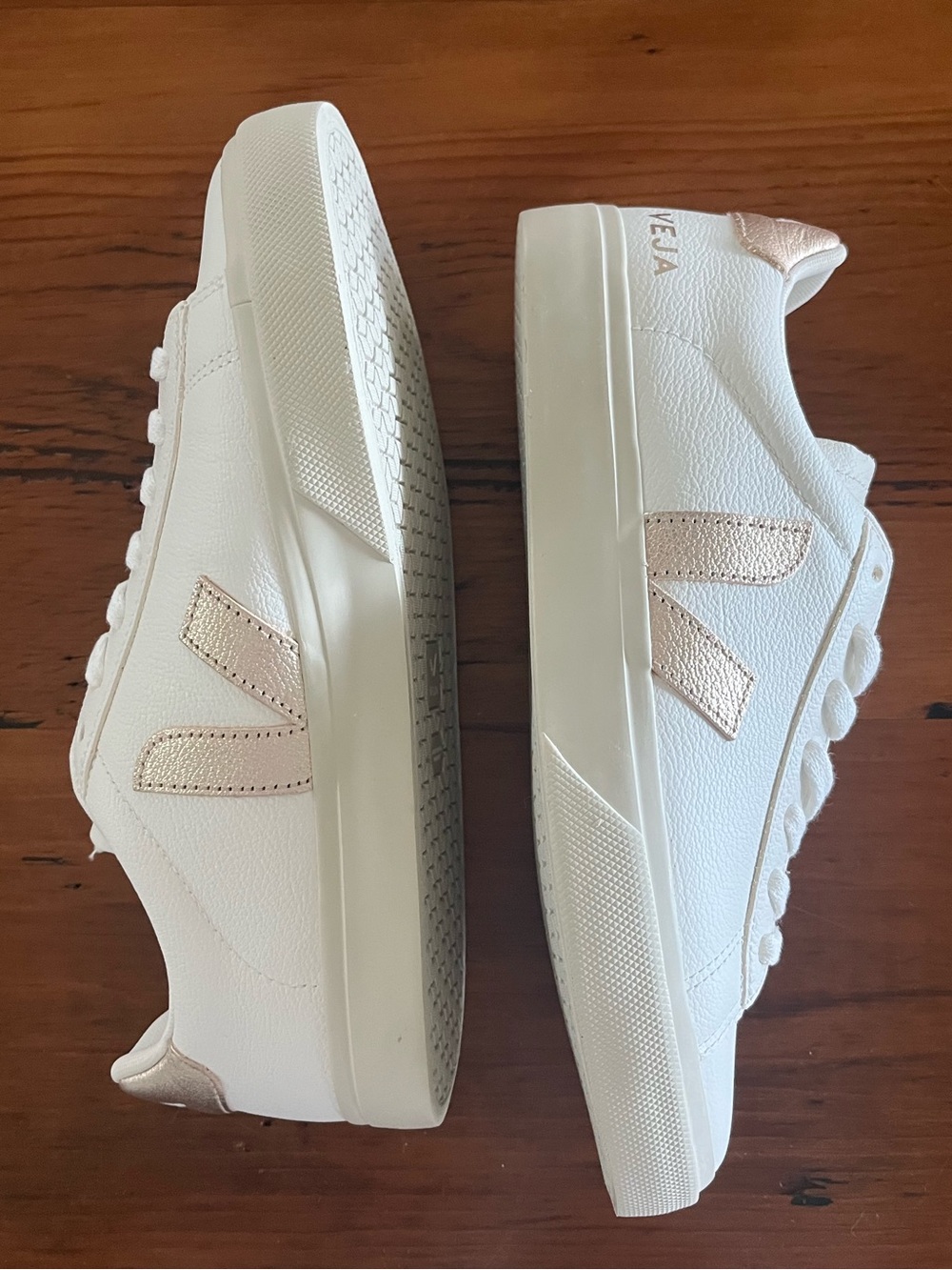 Veja Women’s White Canvas Low-Top Sneaker with Beige V - Picture 3 of 7